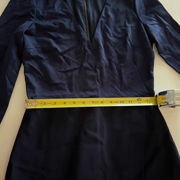 Alice and Olivia Sapphire Evette Dress - Picture 7 of 9